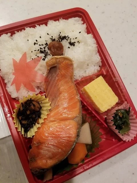 はまとう 大丸札幌店｜JR札幌駅直結の海鮮弁当・惣菜専門店｜口コミ・メニュー