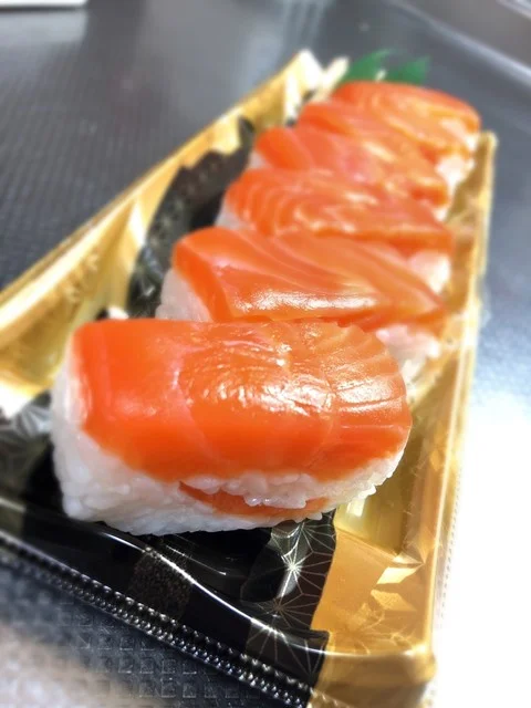 サーモン押し寿司