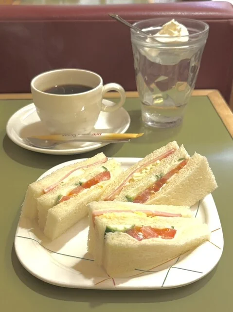 東｜札幌大通の本格レトロ喫茶店 &ndash; 昭和の雰囲気と晩酌セットが人気【ウマ店】