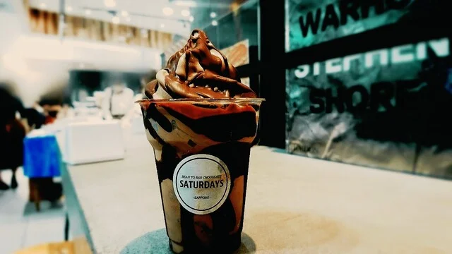 サタデイズ スタンド｜札幌駅直結Bean to Barチョコソフト専門店【完全ガイド】