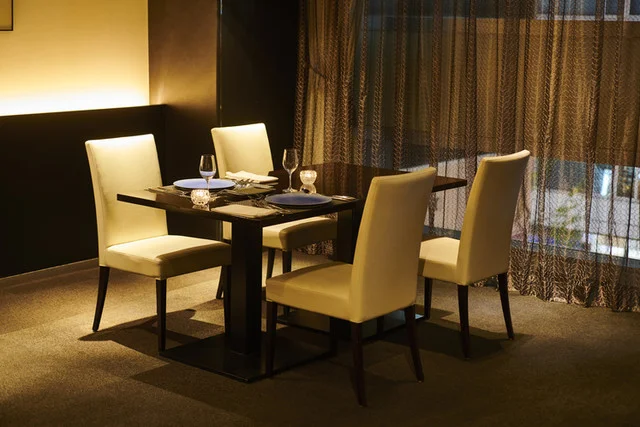 ディナータイム窓側席