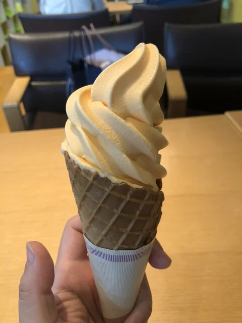 町村農場 大通公園店｜札幌大通駅直結の絶品ソフトクリーム・北海道スイーツカフェ【2025年最新】