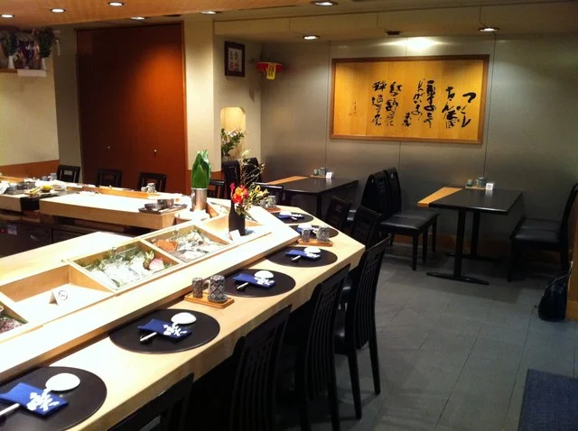 落ち着いた雰囲気の店内