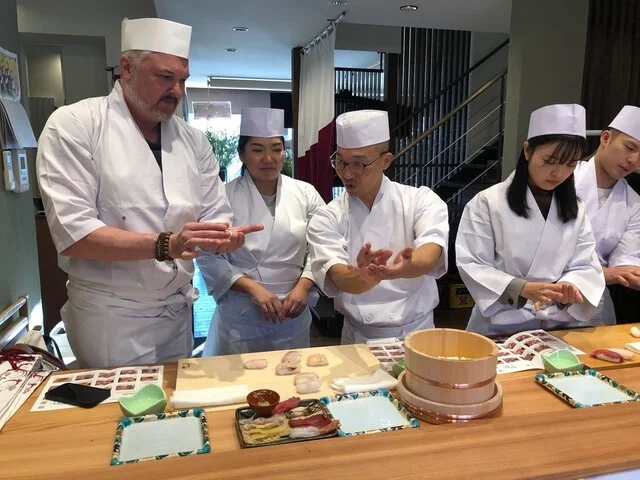 握り体験の様子