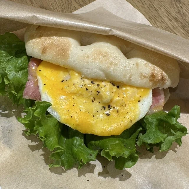 三本珈琲店 札幌アピア店｜老舗ロースターの本格コーヒーとモーニング【札幌駅直結】