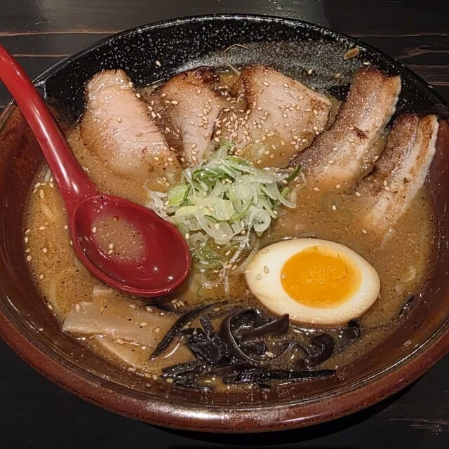 焙煎ごまみそ 炙りとろ旨チャーシュー麺