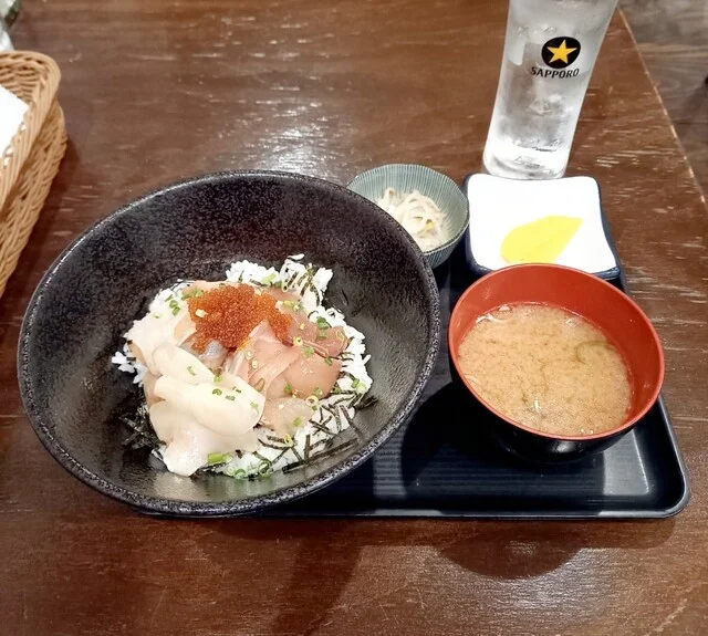 鰤と平目の漬け丼