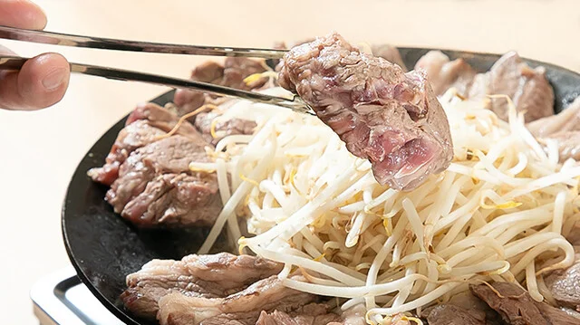 スタッフによる絶妙な焼き加減での提供