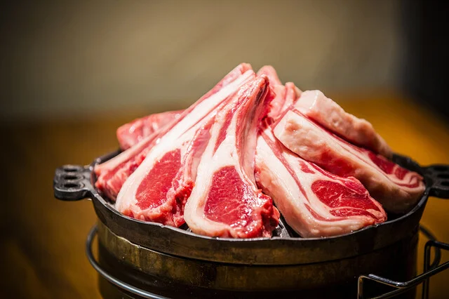 豪快ラムチョップ