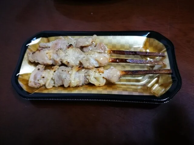 焼き鳥もも串３本塩