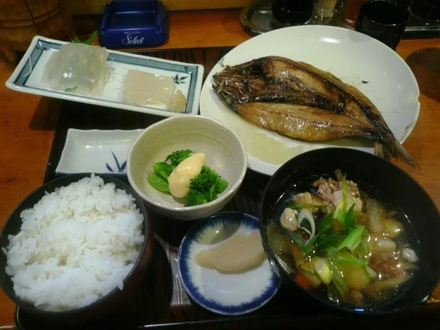 郷土料理こふじ【札幌駅3分】千円以下で本格焼き魚定食！昭和創業の老舗居酒屋 | ウマ店