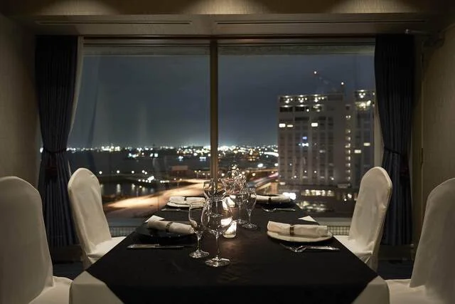 鉄板焼き調理風景