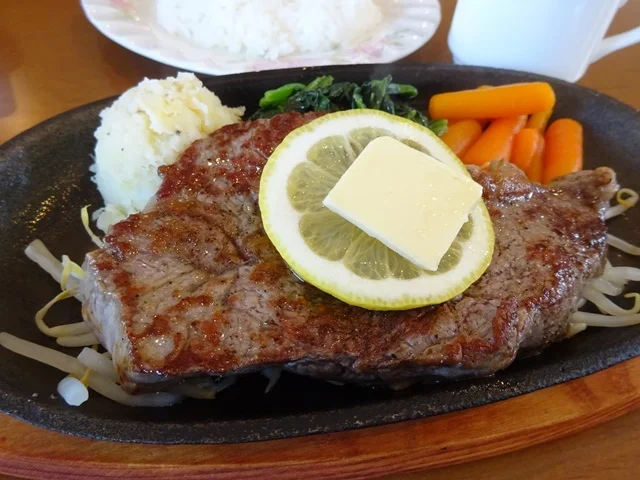 ステーキ食堂 ミートソルジャー - 弘前学院大前（ステーキ）の写真