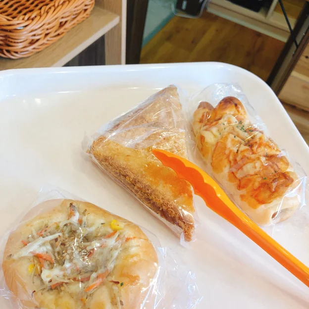 パン屋 小町 - 黒松（パン）の写真