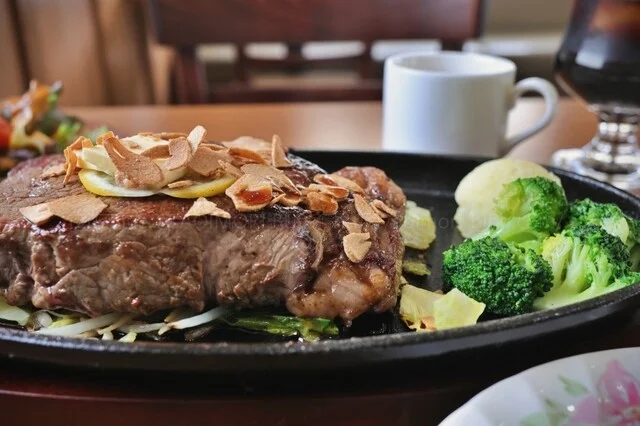 ステーキ食堂 ミートソルジャー - 弘前学院大前（ステーキ）の写真