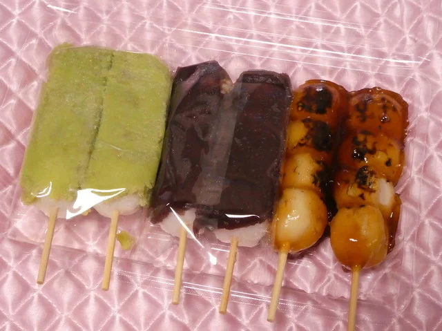 十勝屋 - 黒松（和菓子）の写真