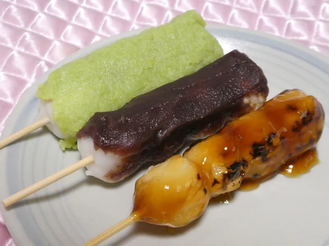 十勝屋 - 黒松（和菓子）の写真