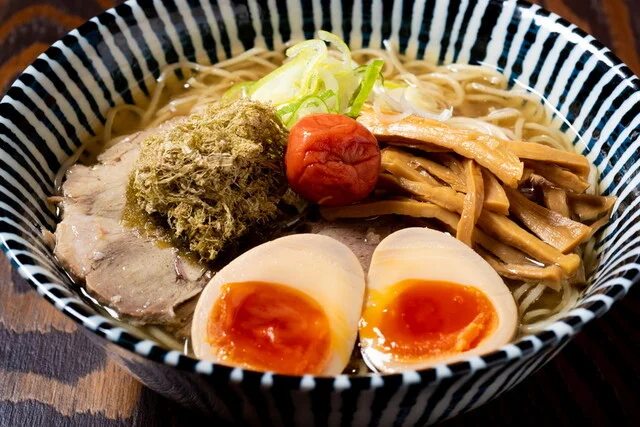暗黒中華そば 雷電 - 泉中央（ラーメン）の写真