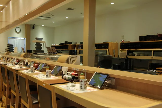 うまい鮨勘　ゆとろぎ 泉店（うまいすしかん） - 八乙女（回転寿司）の写真