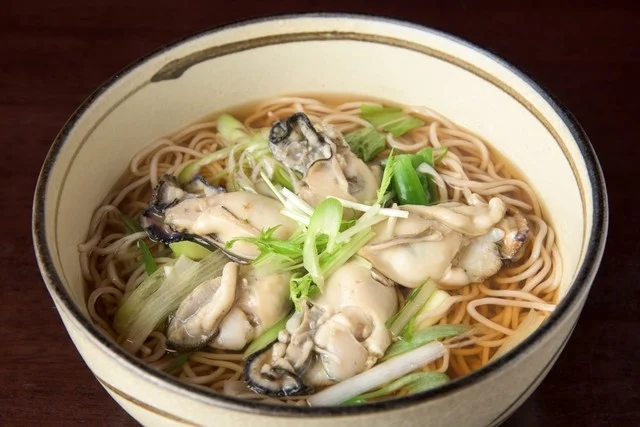 焼鳥と蕎麦 源治（【旧店名】ワインと日本酒 炭火串焼バル 源治） - 北四番丁（焼き鳥）の写真