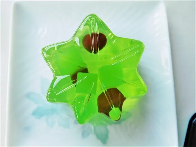 観世（かんぜ） - 中央弘前（和菓子）の写真