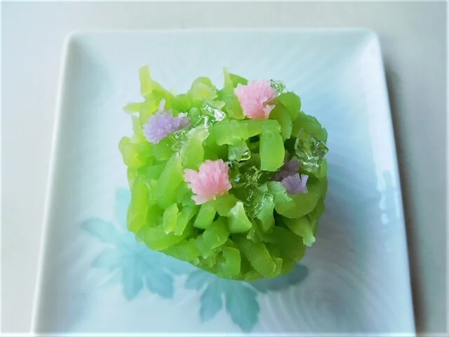 観世（かんぜ） - 中央弘前（和菓子）の写真