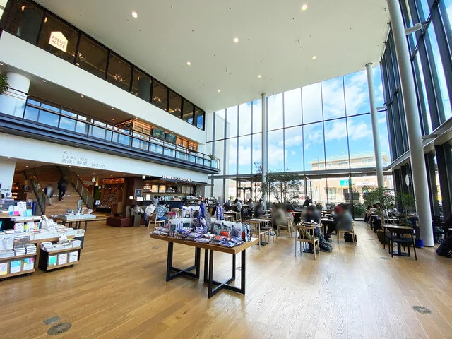 スターバックスコーヒー 蔦屋書店多賀城市図書館店（STARBUCKS COFFEE） - 多賀城（カフェ）の写真