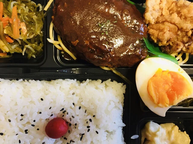 亀山精肉店 - 不動の沢（コロッケ）の写真