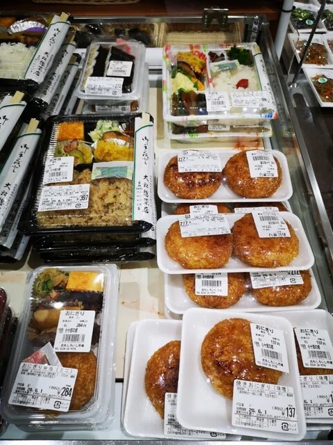 大江惣菜店 - 白石（おにぎり）の写真