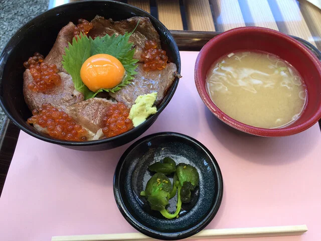 丼専門店 海たろう - 志津川（海鮮丼）の写真