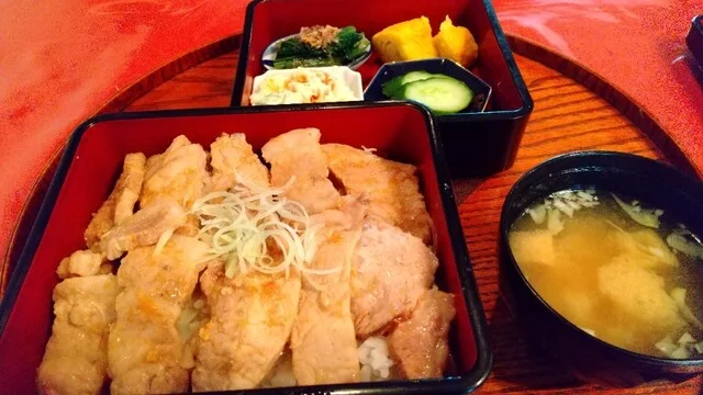 ステーキ&Cafe 都美の丘ガーデン - 仙台市泉区その他（食堂）の写真