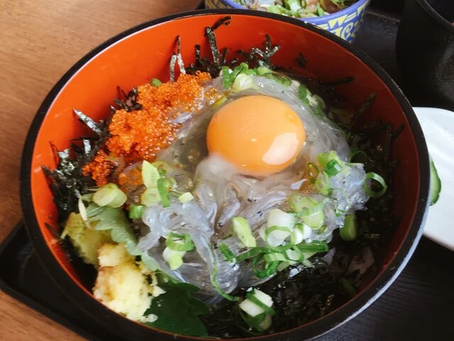 魚匠 鈴栄 - 美田園（海鮮丼）の写真