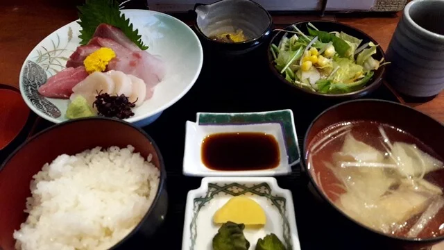 活魚・すし・和食処 やま文 - 陸奥湊（寿司）の写真