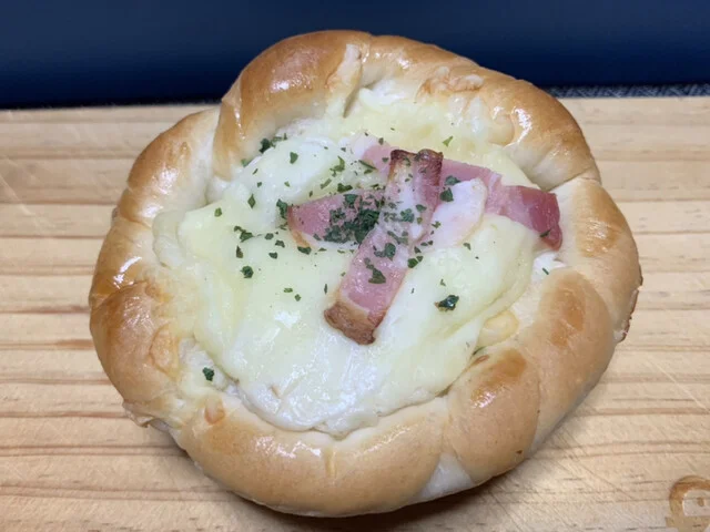 パン屋 小町 - 黒松（パン）の写真