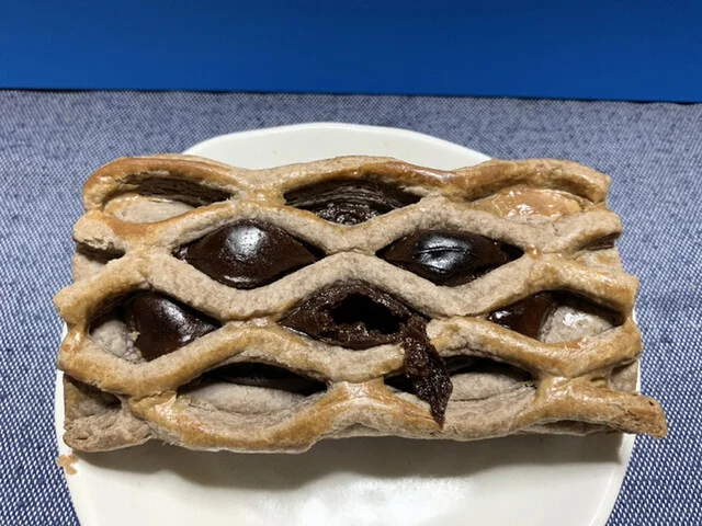 パン屋 小町 - 黒松（パン）の写真