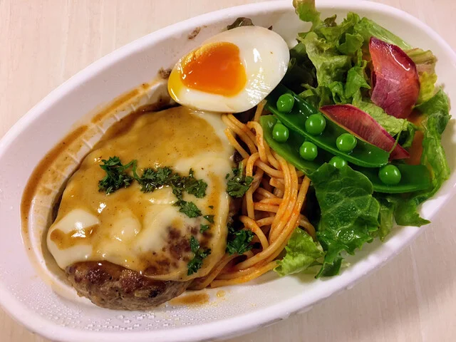 カミタナカベースダイナー（KAMITANAKA BASE DINER） - 不動の沢（ハンバーグ）の写真