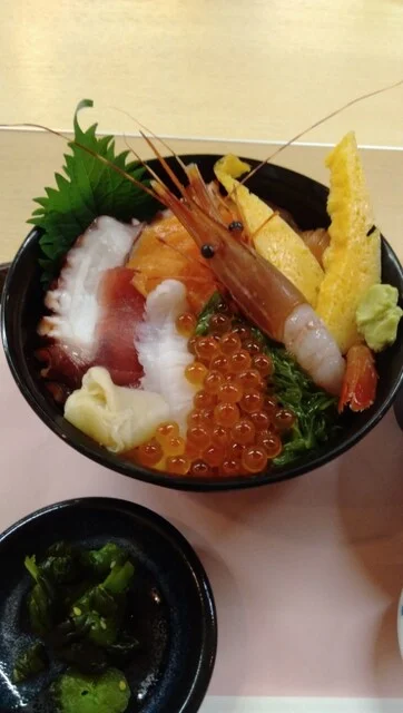 丼専門店 海たろう - 志津川（海鮮丼）の写真