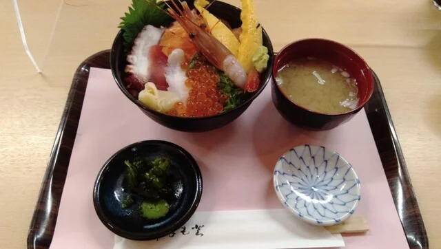 丼専門店 海たろう - 志津川（海鮮丼）の写真