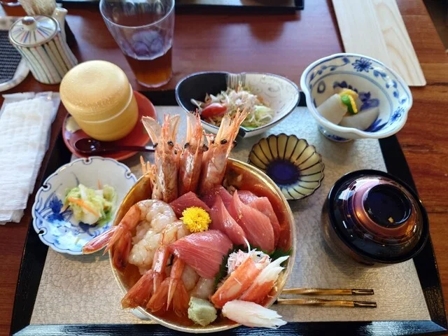 海鮮亭 東海 - 鮫（海鮮）の写真