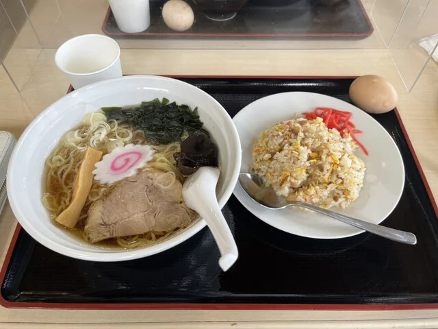 餃子王 メイプル館内店 - 美田園（餃子）の写真