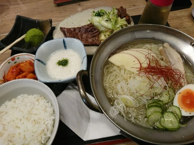 牛たん炭焼 利久 tekuteながまち店 - 長町（牛タン）の写真