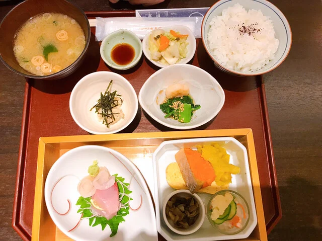 STAGE 山野草（ステージ サンヤソウ） - 弘前（食堂）の写真