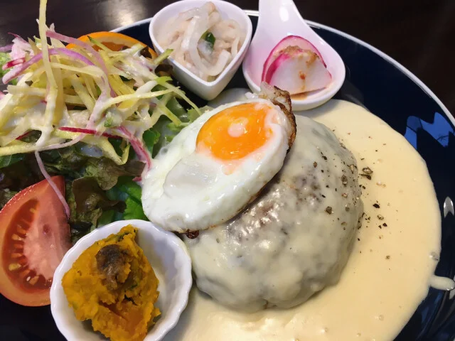 カミタナカベースダイナー（KAMITANAKA BASE DINER） - 不動の沢（ハンバーグ）の写真