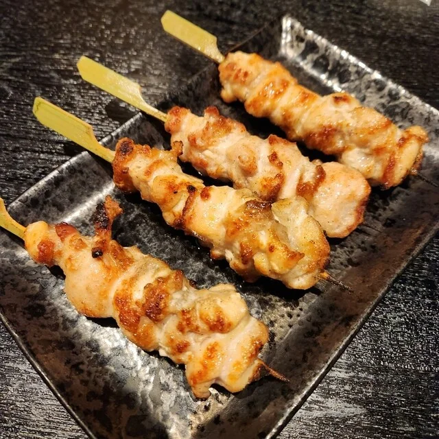 炭火酒房 あじまる - 本八戸（焼き鳥）の写真