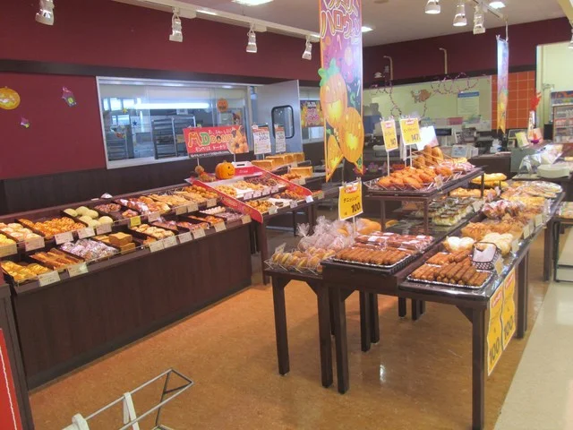 モンペリエ 中新田店 - 西古川（パン）の写真