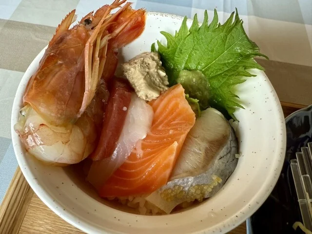 komeko食堂 - 鮫（海鮮丼）の写真