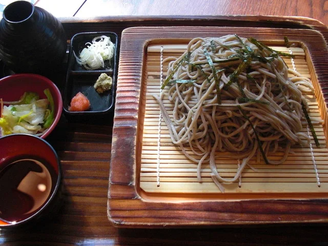 三稜荘 - 本八戸（そば）の写真