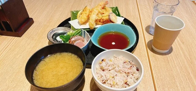 GURUNAVI FOODHALL WYE 八戸ラピア店（グルナビ フードホール ワイ） - 小中野（レストラン）の写真