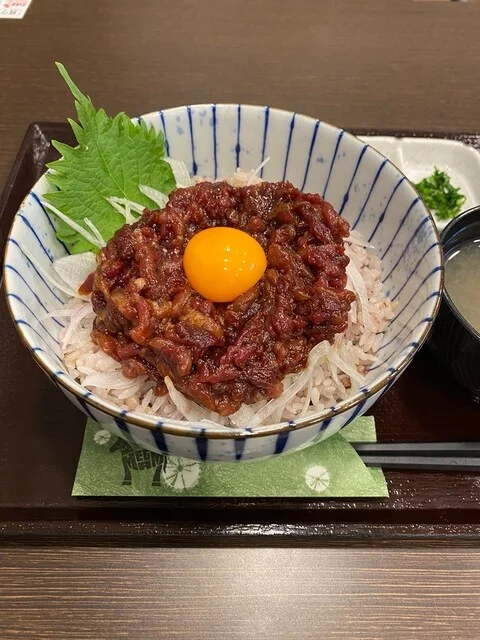 馬神（メガミ） - 本塩釜（馬肉料理）の写真