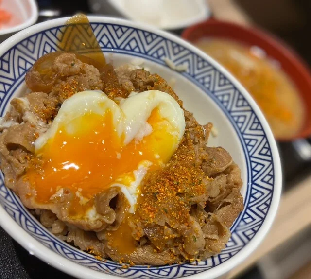 吉野家 4号線松森店 - 黒松（牛丼）の写真